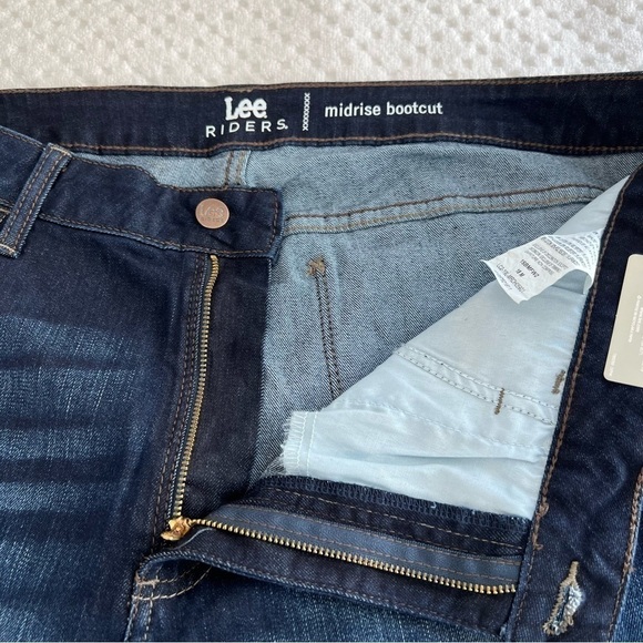 NWT. LEE RIDERS Woman’s Boot cut Jean’s - Picture 4 of 11
